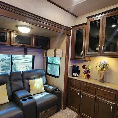 Cozy Two Bedroom And Two Full Bath With Golf Cart